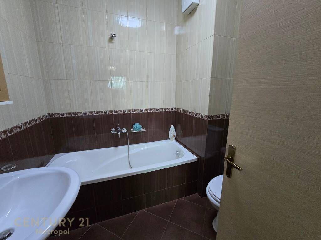 Affittiamo appartamento 2+1+2+garage in via Jordan Misja! 630 € /Mese