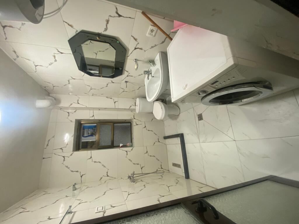 1+1,i mobiluar,stacion treni,cmimi 500 mije leke