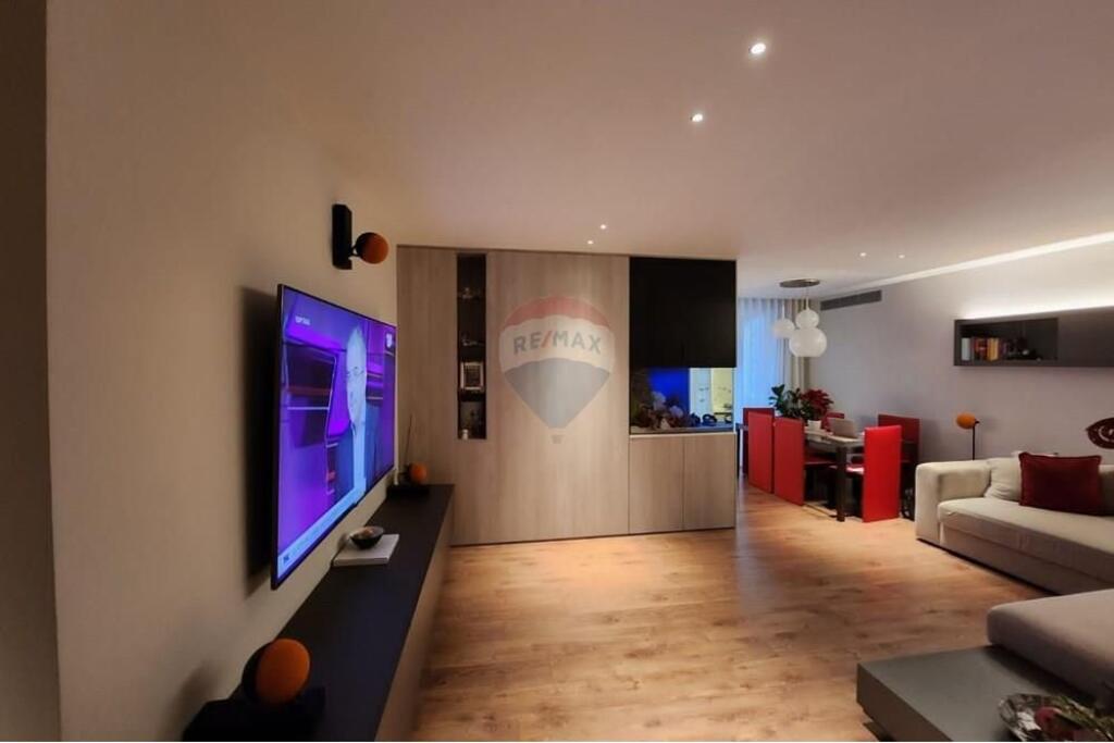 Apartment 2+1 +2 for sale at Pazari i Ri !