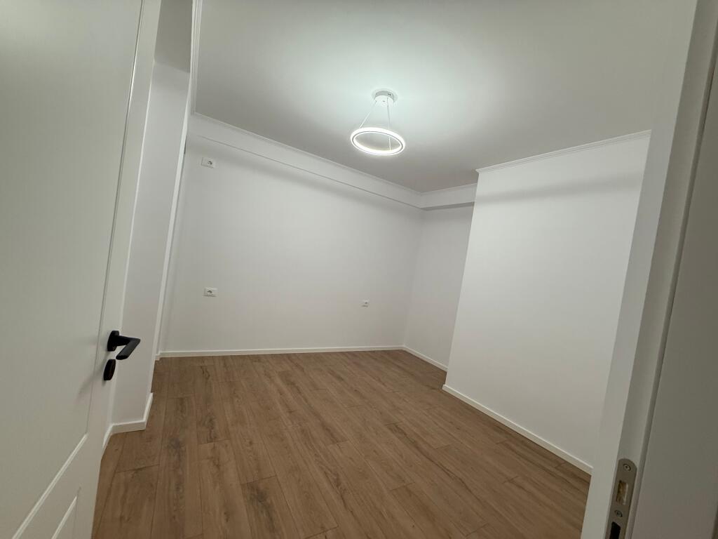 Shitet apartament 1+1 ne Don Bosko te Viva Market