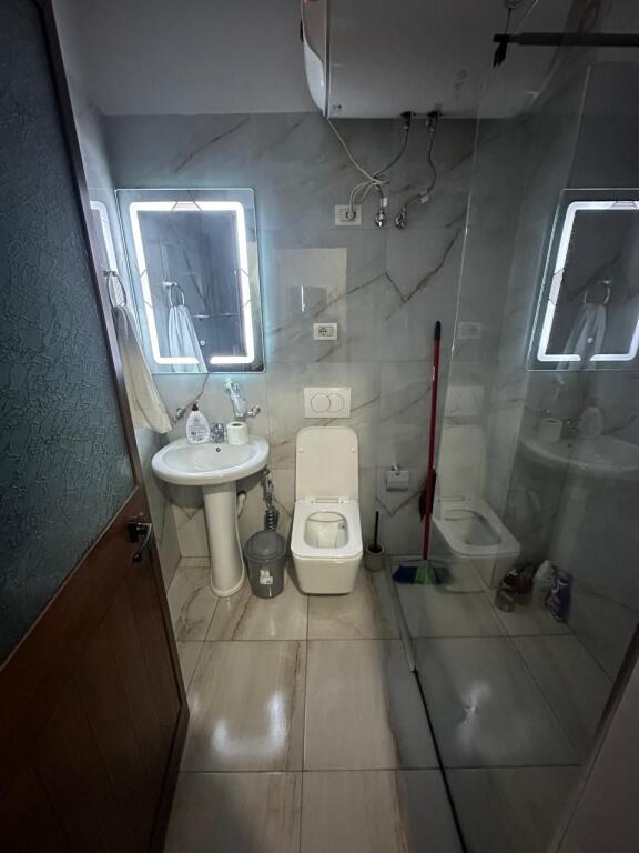 Affittasi appartamento nuovo 1+1 completamente arredato super, vicino al nuovo Maternità a soli 3 minuti da Brryli!
