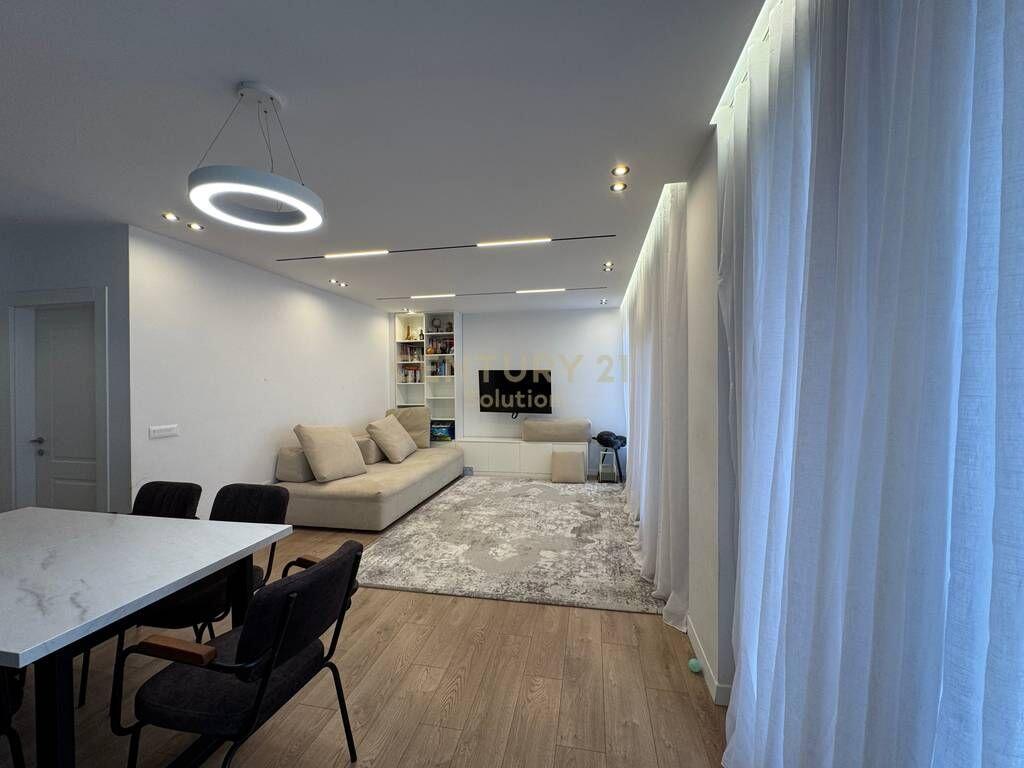 VENDIAMO 2+1 VICINO ALLA MOSCHEA AL GIARDINO BOTANICO 300.000 €