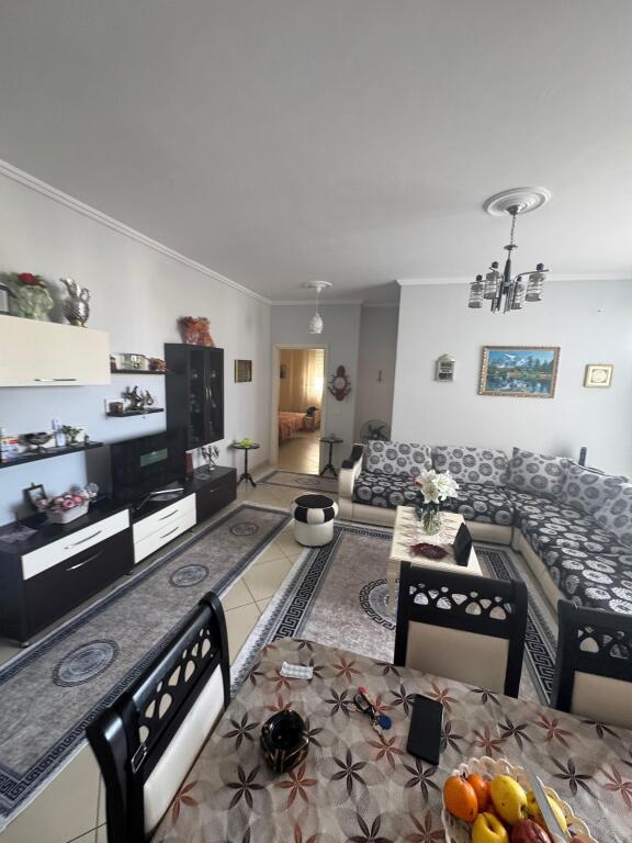 Appartamento 2+1 con 2 bagni in vendita vicino al mercato industriale – Durazzo