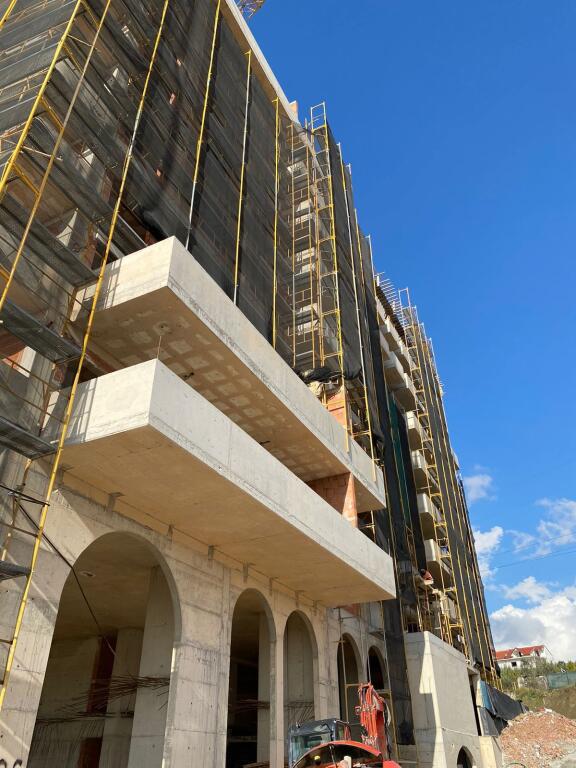 Paskuqan , Aluna complex , 2+1+2wc in vendita