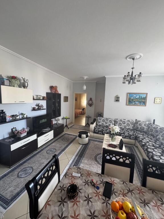 Appartamento 2+1 con 2 bagni in vendita vicino al mercato industriale – Durazzo