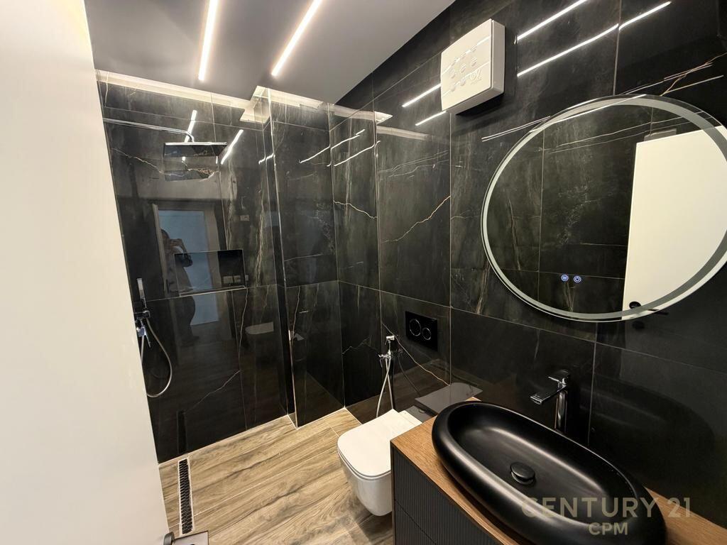 Affittasi appartamento 2+1+2 a Hoxha Tahsim 1.200 € /Mese