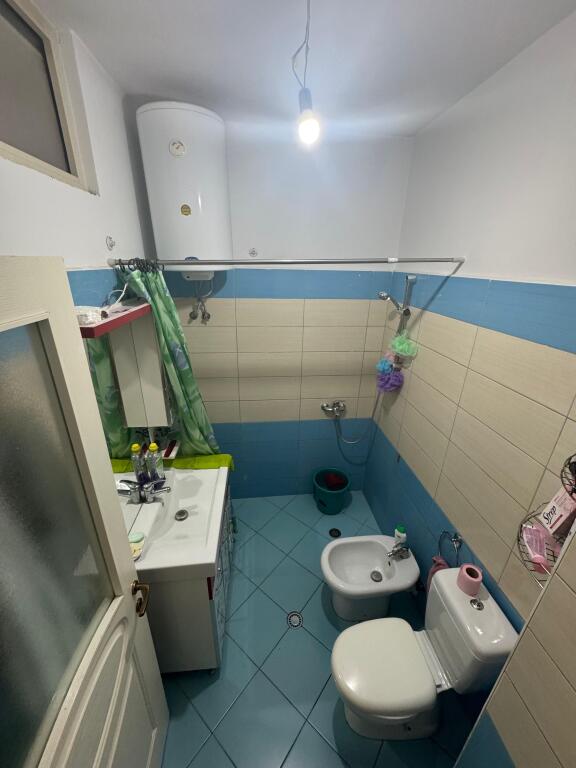 Appartamento 2+1 con 2 bagni in vendita vicino al mercato industriale – Durazzo