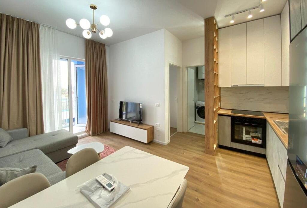 Jepet me Qera 1+1 i mobiluar, Fresku, Tiranë