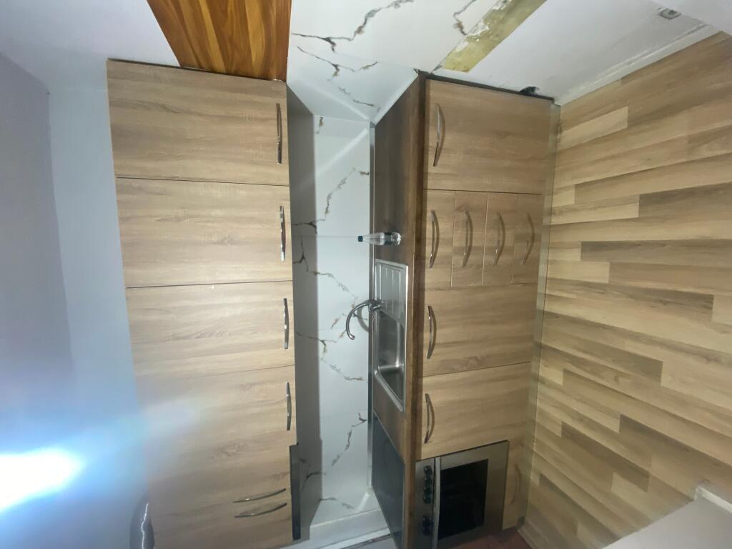 1+1,i mobiluar,stacion treni,cmimi 500 mije leke