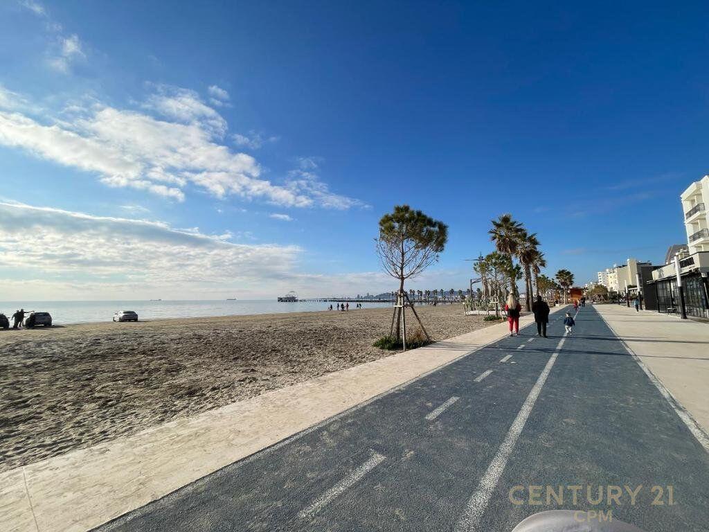 Hotel per shitje plotësisht funksional në Durrës – buzë detit!