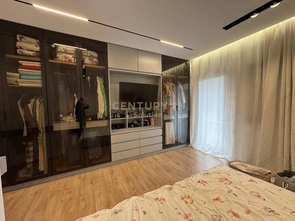 VENDIAMO 2+1 VICINO ALLA MOSCHEA AL GIARDINO BOTANICO 300.000 €