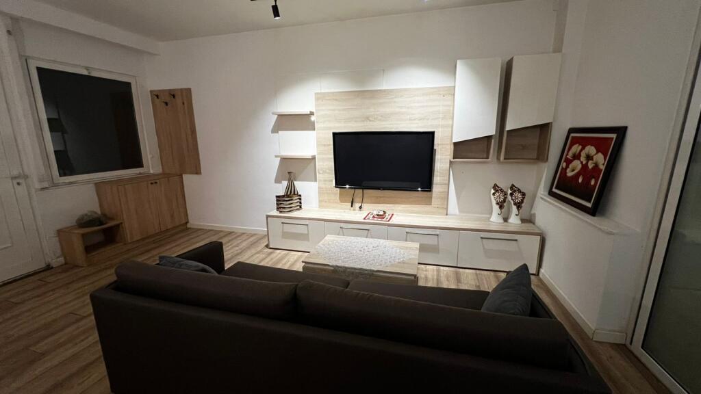 Jepet me qera apartament 1+1 tek Rruga e Barrikadave