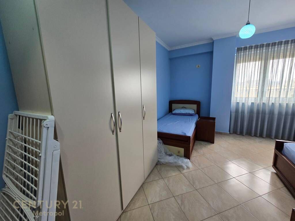 Affittiamo appartamento 2+1+2+garage in via Jordan Misja! 630 € /Mese