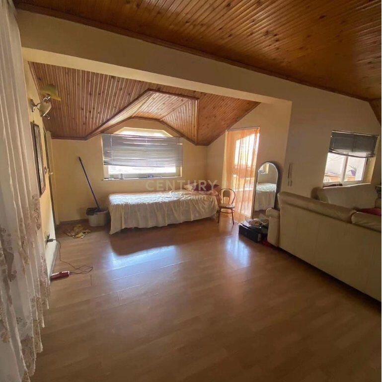 SI AFFITTO IL SECONDO PIANO DI UNA VILLA A BRRYL! 550 € /Mese