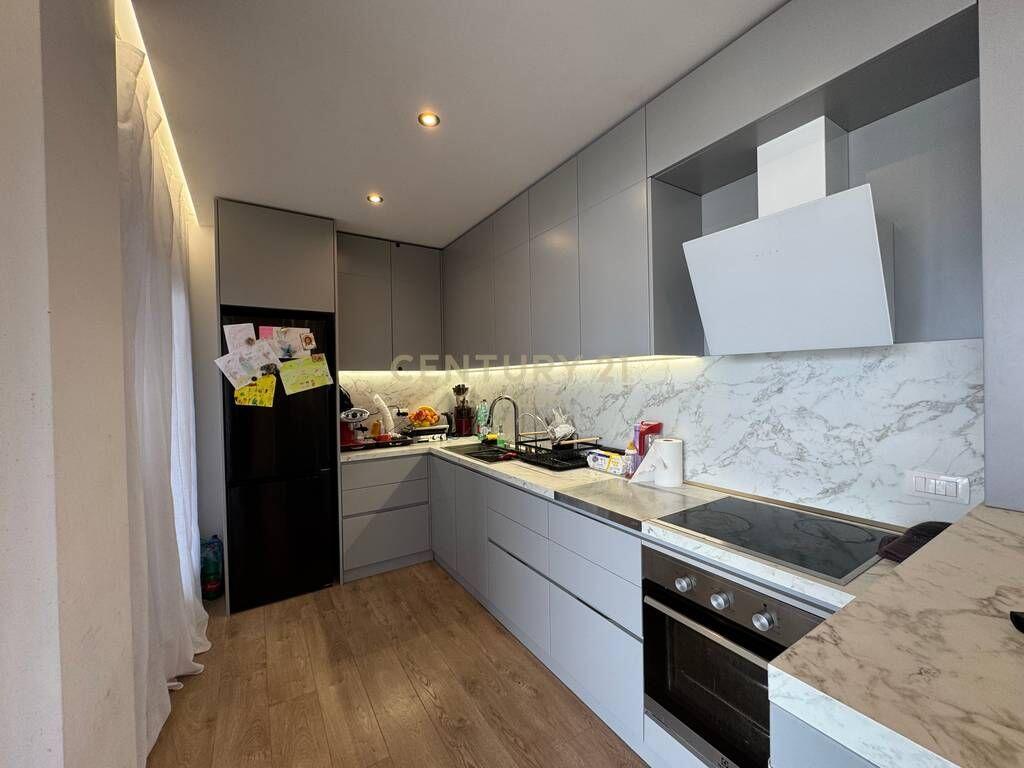 VENDIAMO 2+1 VICINO ALLA MOSCHEA AL GIARDINO BOTANICO 300.000 €