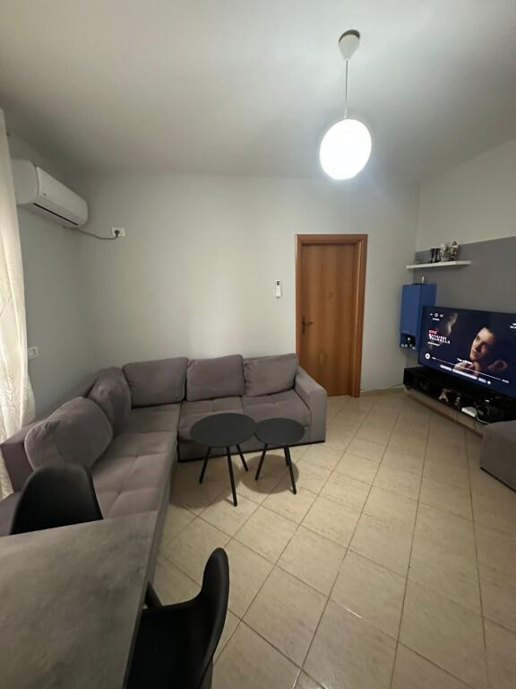 Affittasi appartamento nuovo 1+1 completamente arredato super, vicino al nuovo Maternità a soli 3 minuti da Brryli!
