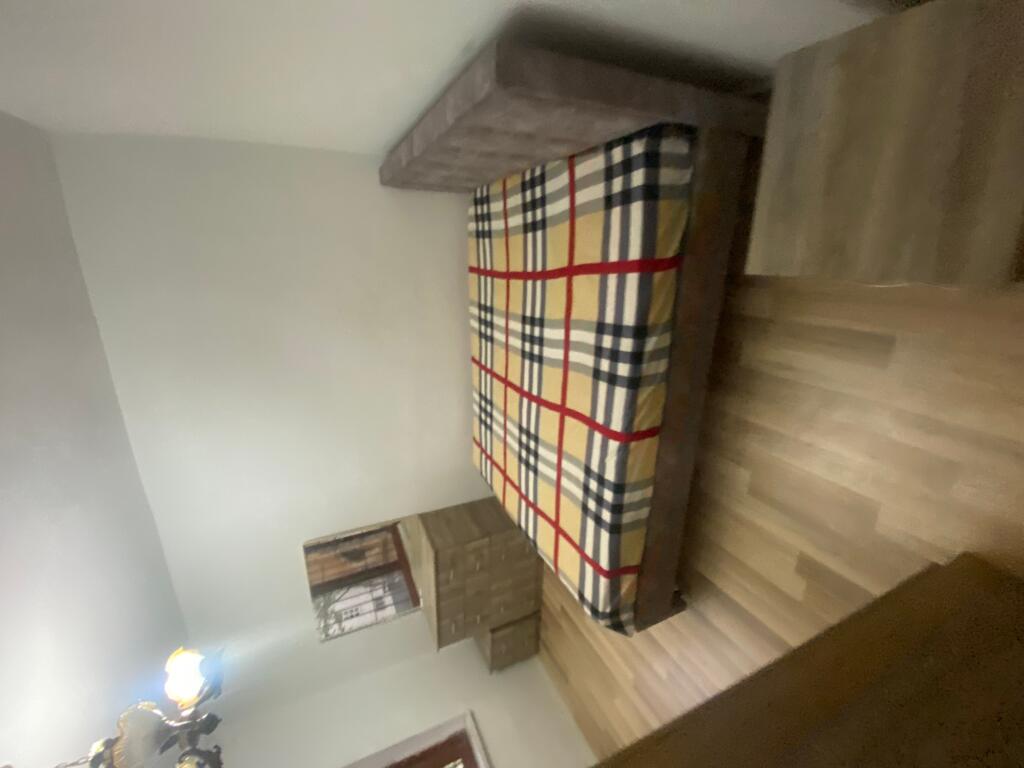 1+1,i mobiluar,stacion treni,cmimi 500 mije leke