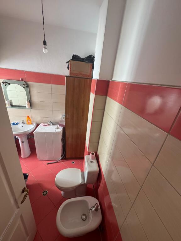 Appartamento 2+1 con 2 bagni in vendita vicino al mercato industriale – Durazzo