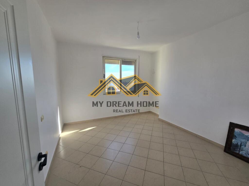 JEPET APARTAMENT ME QIRA PRAN TREGUT INDUSTRIAL!