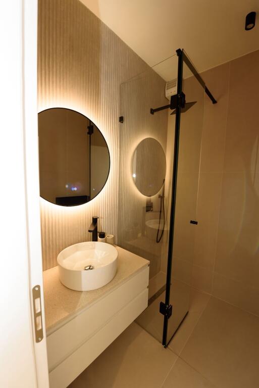 *Apartment 2+1+2 with Sea View for Sale – Lungomare, Vlora*