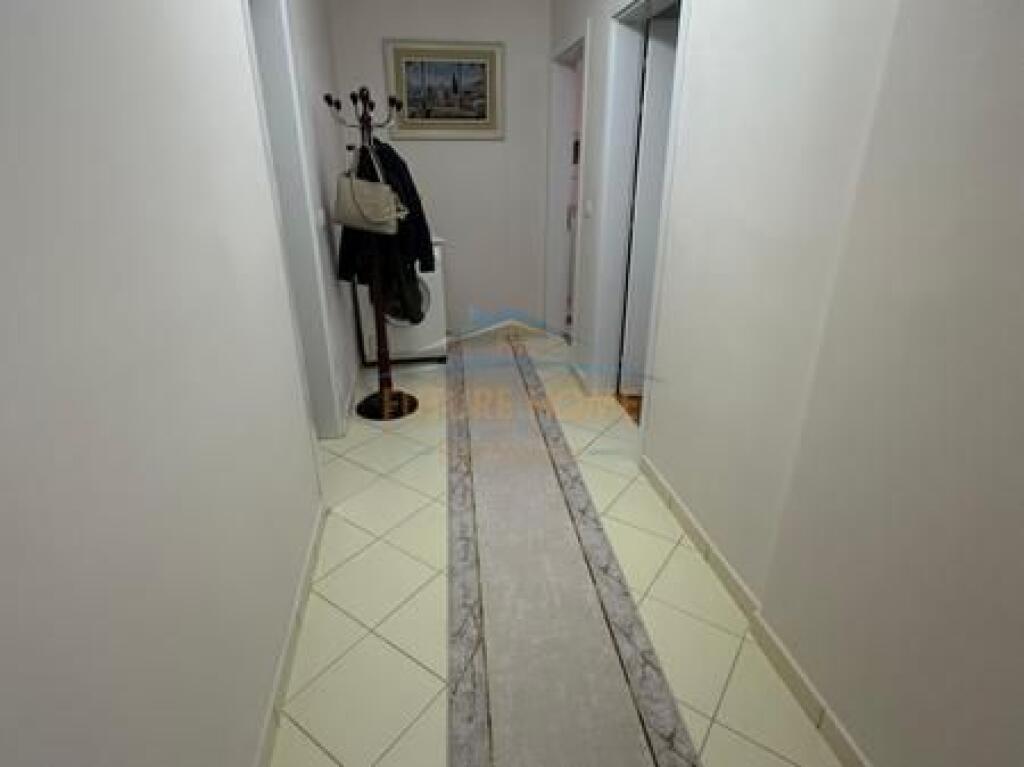 Shitet, Apartament 2+1+2, Unaza e Re, Tiranë