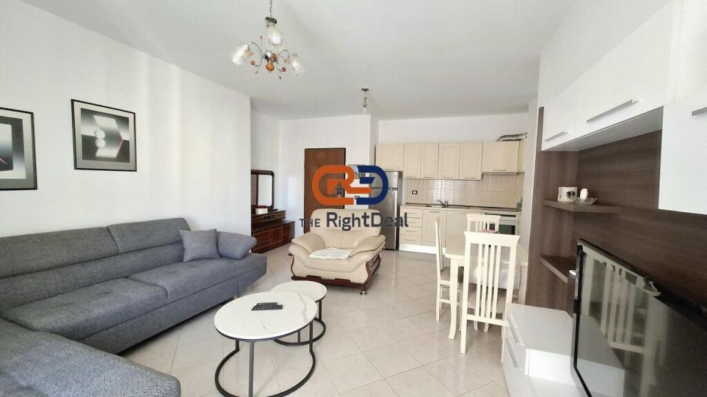 Ad Astir, Appartamento 2+1+2 in Affitto, Con Planimetria Regolare!!