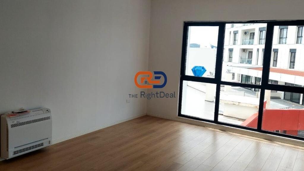 At Pharmacy 10, Office Space for Rent with Ideal Location!!