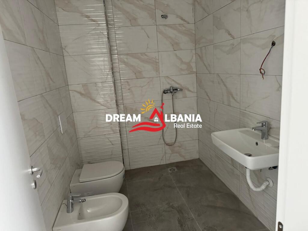 Ambjent per zyra me qera ne rrugen Karl Gega, prane Bulevardit te Ri (ID 42611238)