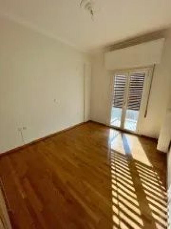 Zyre Me Qera ne Bllok (ID BZ2480) Tirane.