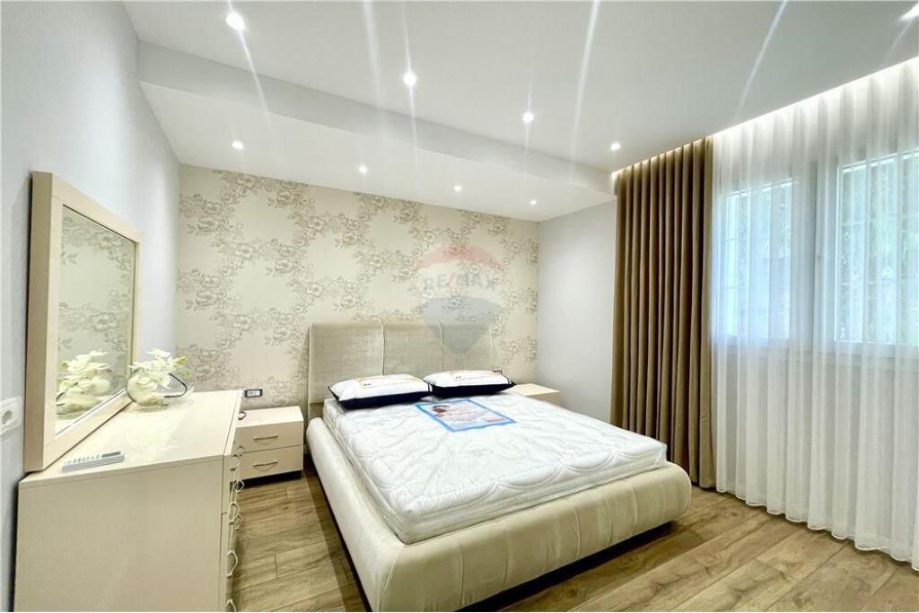 Appartamento - In Affitto - Via Durazzo