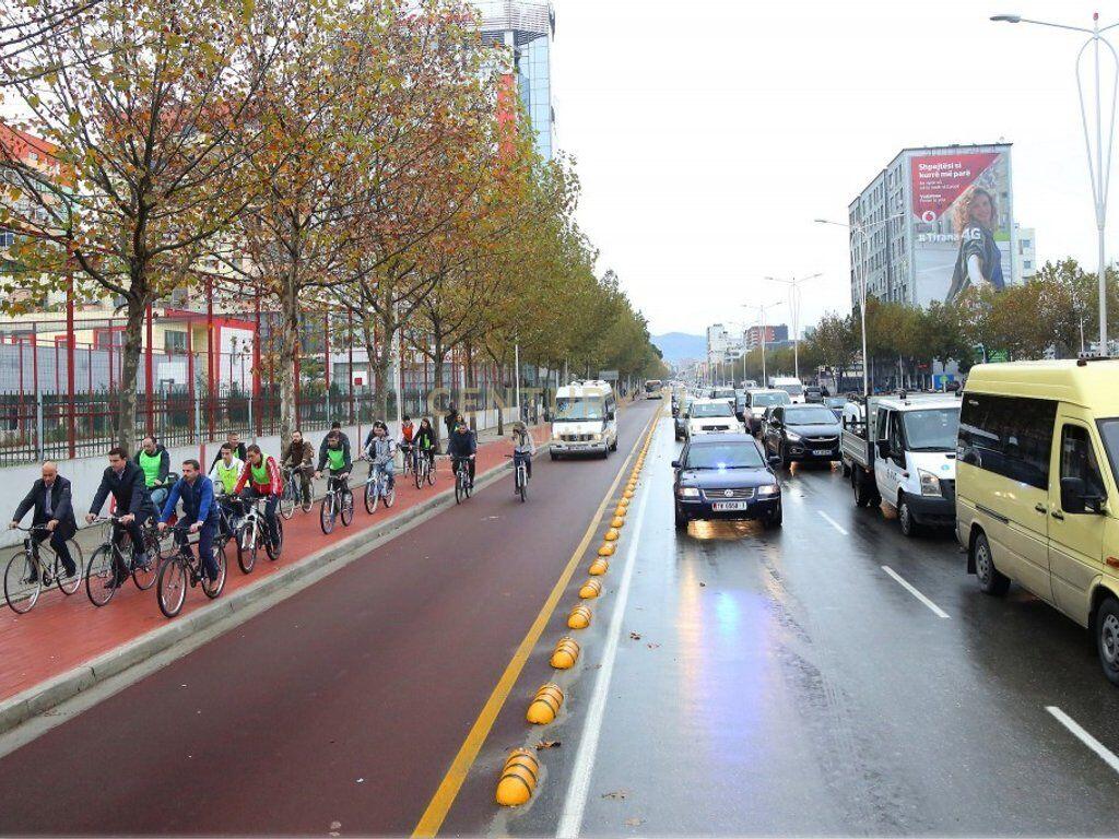 🏢 Shitet Njësi Komerciale – Rruga Dritan Hoxha, Tiranë