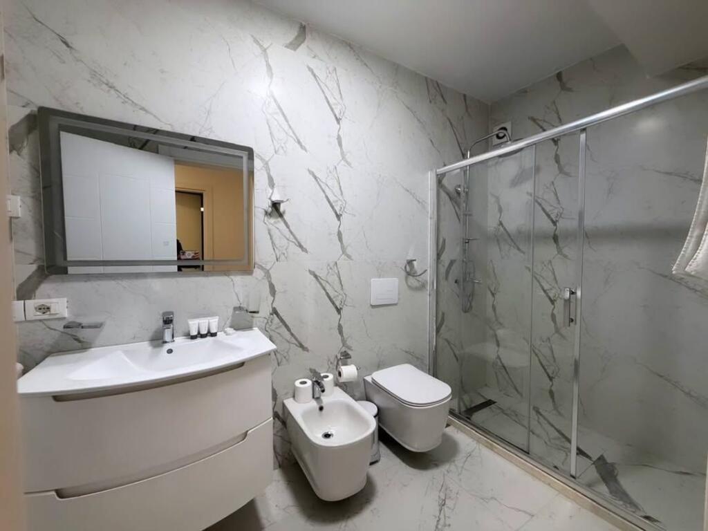 Opposite PETRO NINI: we sell a super apartment: 2+1