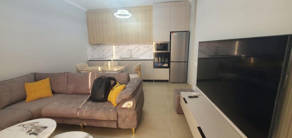 ✨ Jepet me qira apartament luksoz 2+1+2+verande me post parkimi – pranë Hotel “Radisson”