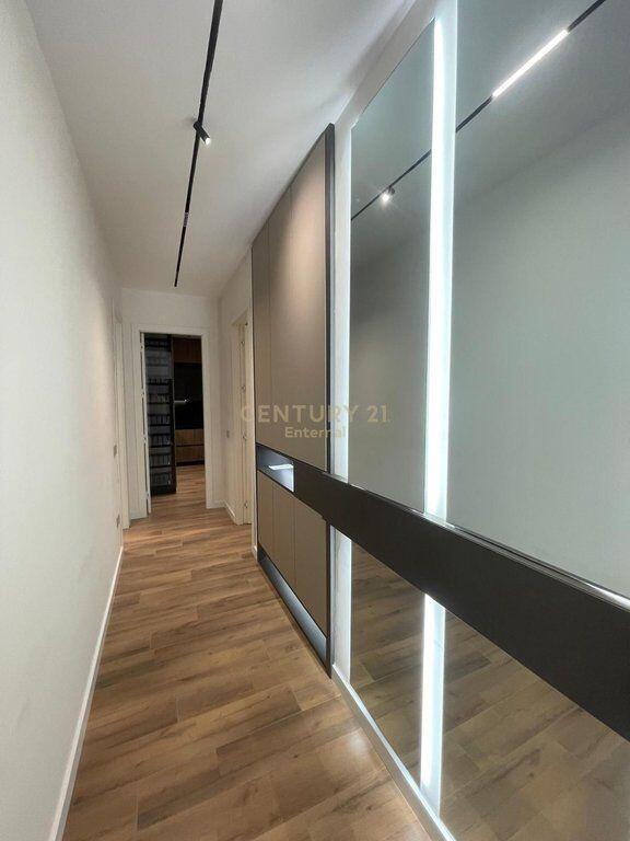 Square 21 , Apartament luksoz me qira