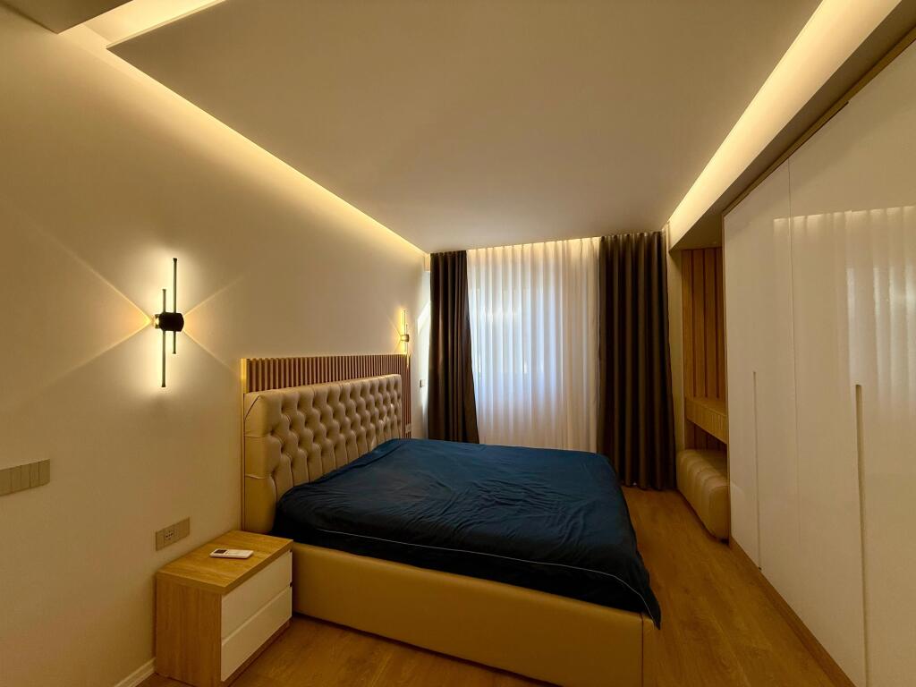 2+1+2 IN AFFITTO, LAGO ASCIUTTO