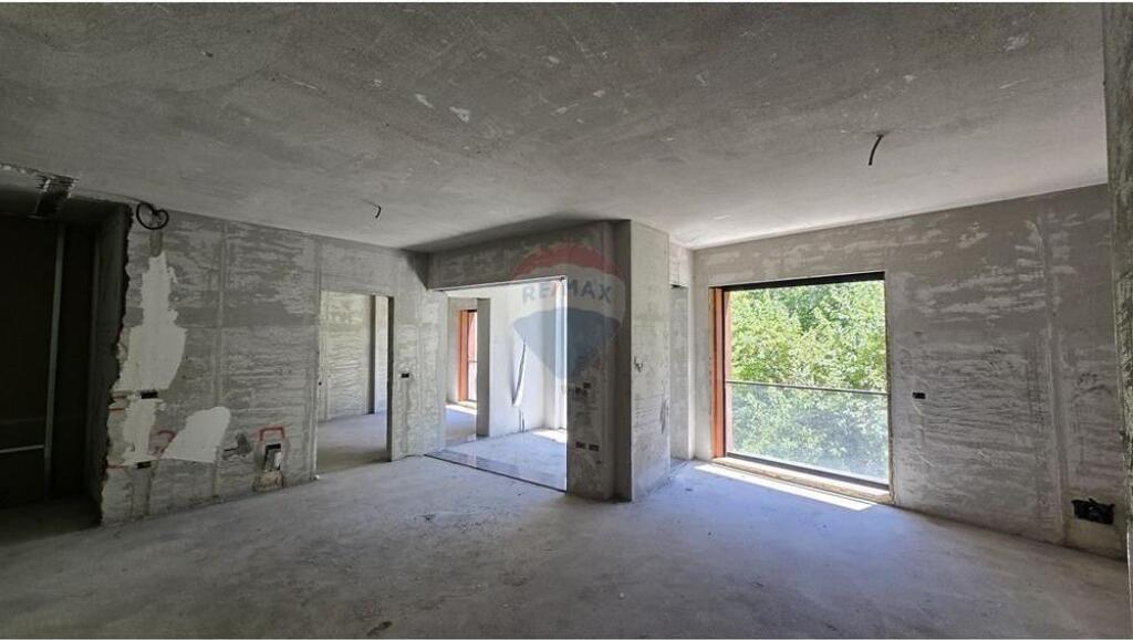 For sale 2+1 + Parking at Air Albania Stadium!