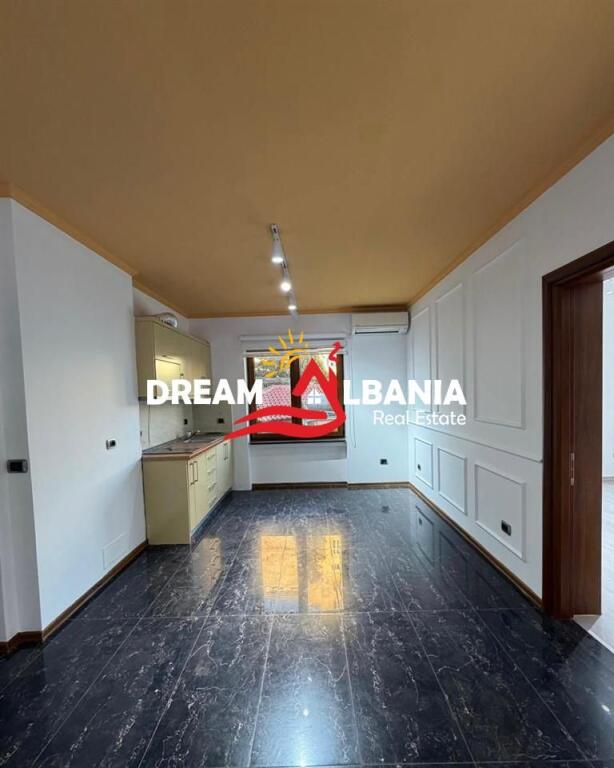 Spazio Ufficio ( Ap 2+1 ) in affitto in Via Durres (ID 42611346)