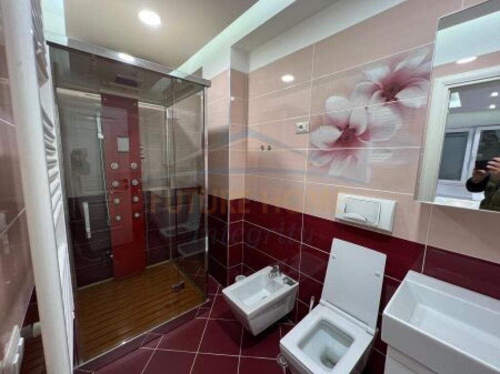 For sale, Apartment 2+1+2, New Bazaar, Tirana.