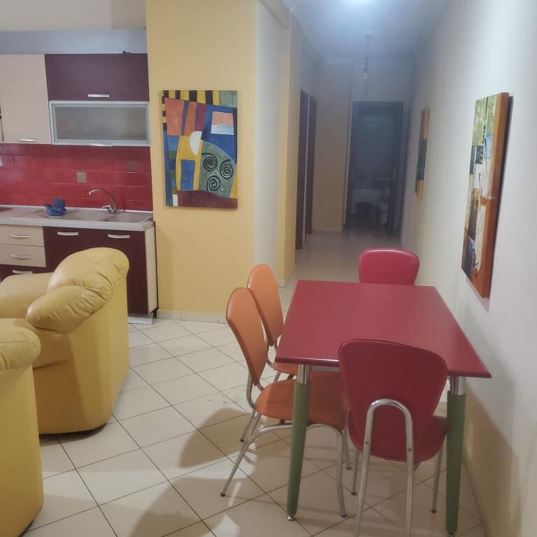 Affittasi 2+1 arredato con ascensore ad Astir 450 eu