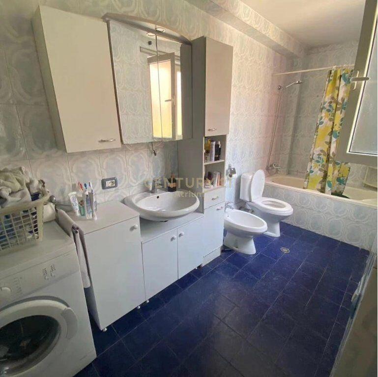 SI AFFITTA IL SECONDO PIANO DI UNA VILLA A BRRYL!