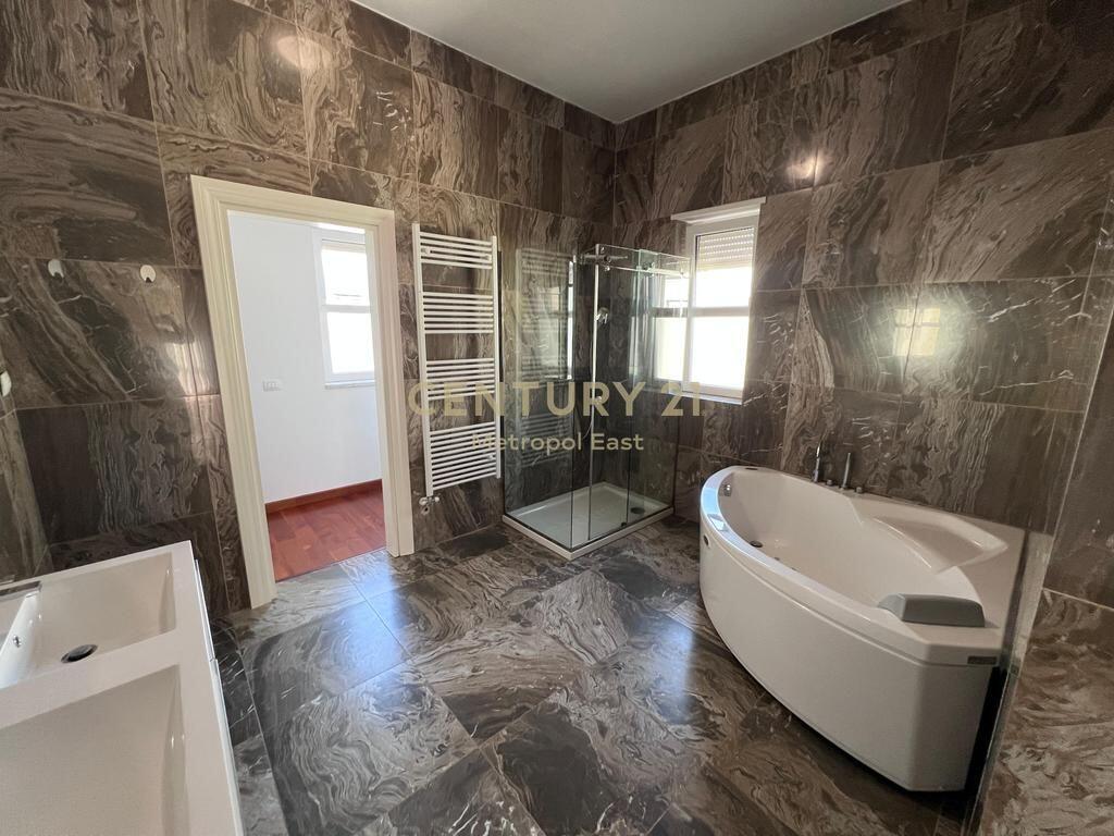 VILLE IN AFFITTO A "ROLLING HILLS 1" 4.300 € /Mese