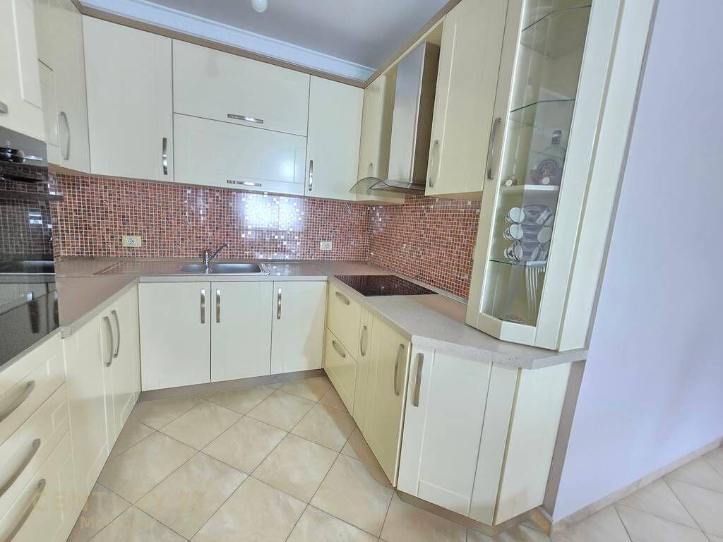 We rent out a 2+1+2+garage apartment on Jordan Misja street!