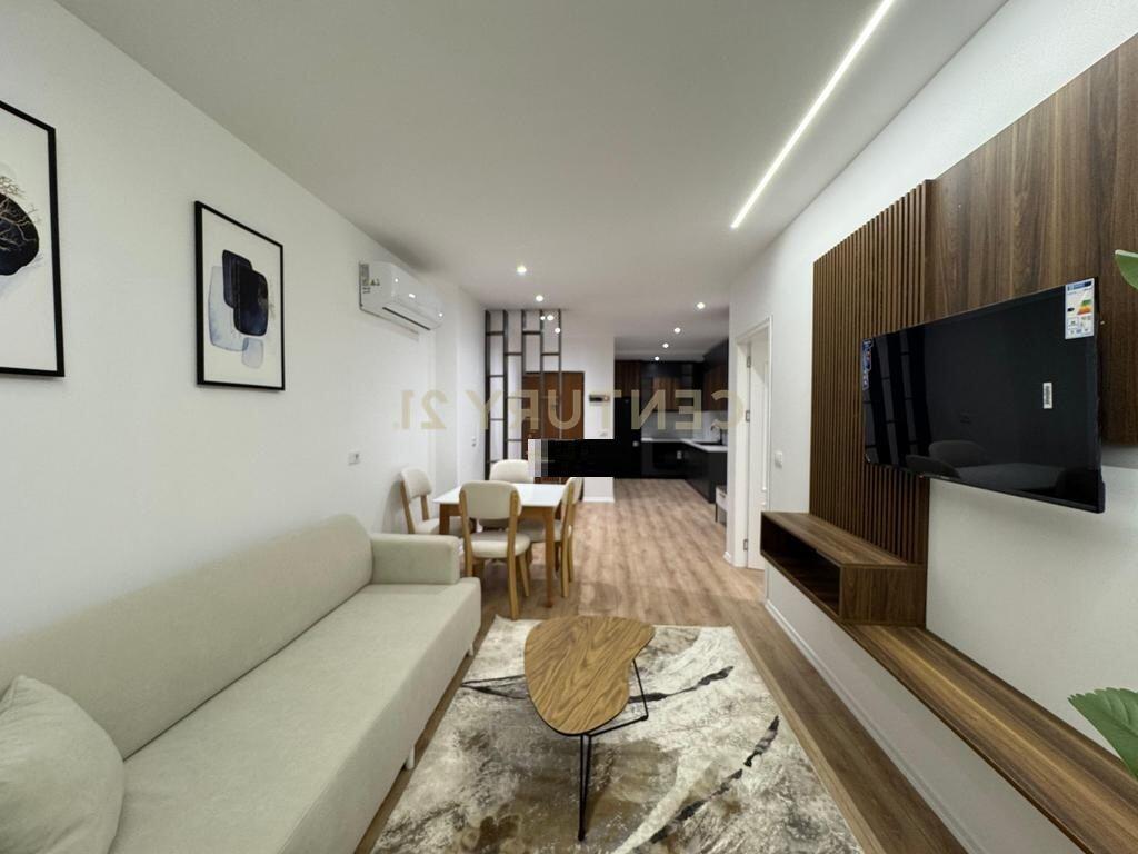 Vendesi in vendita 1+1 Appartamento  Via Fortuzi