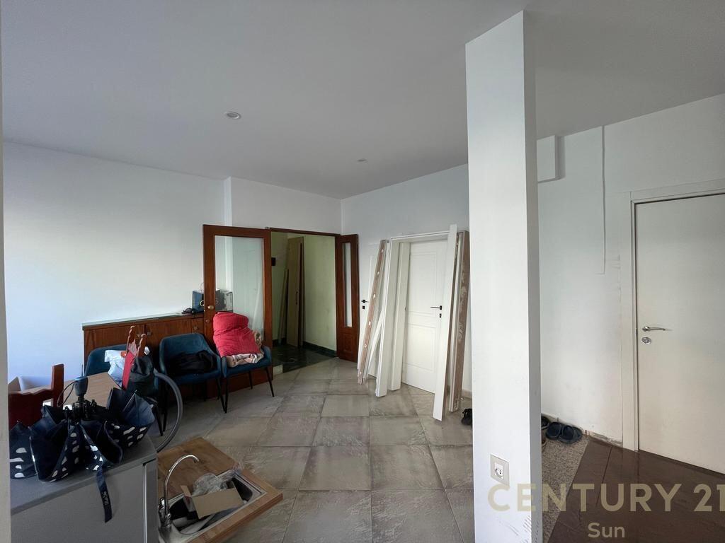 VILLA IN AFFITTO VICINO ALL'AREA DEL 21 DICEMBRE.