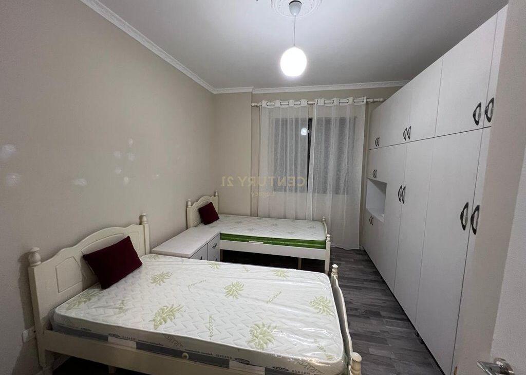 Apartametn 2+1+2 me qira ne Ali Demi,