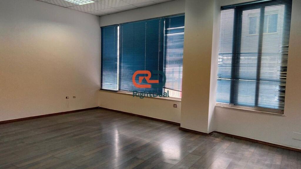 Tek Komuna E Parisit, Jepet Me Qira Ambient Per Zyra Me Lokacion Perfekt!!