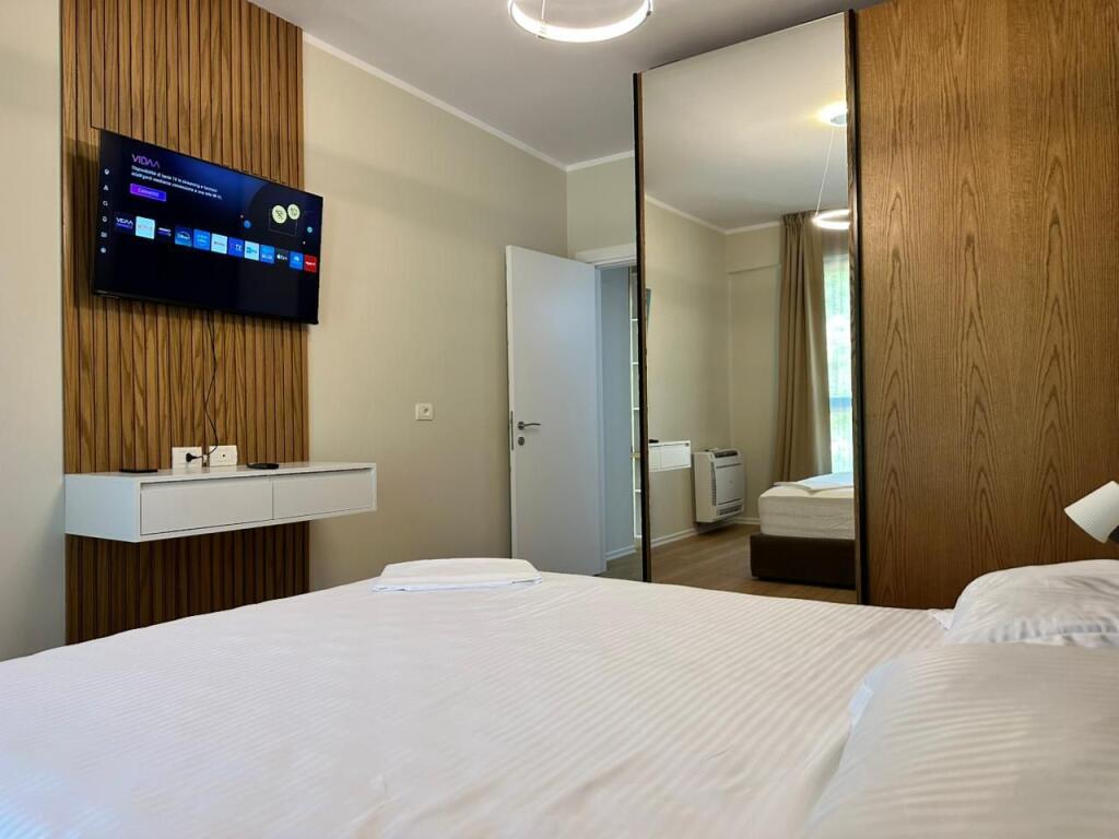 SHITET APARTAMENT 2+1+2 NE LUNGOMARE VLORE