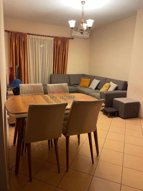 Apartament 1+1 me qira tek Pallati me Shigjeta Tirane