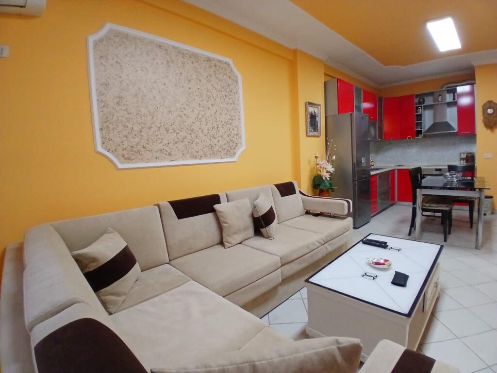 In Affitto Appartamento 2+1+2 Bagni + 2 Balconi