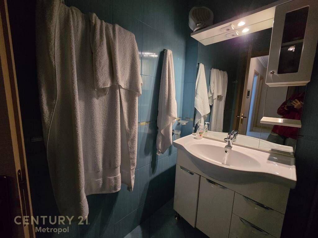 We rent out a 2+1+2+garage apartment on Jordan Misja street!